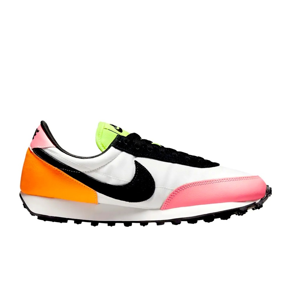 Brand new Nike womens Daybreak Lifestyle Shoes